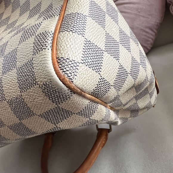 Louis Vuitton Soeedy 30 Bag - Picture 11 of 14